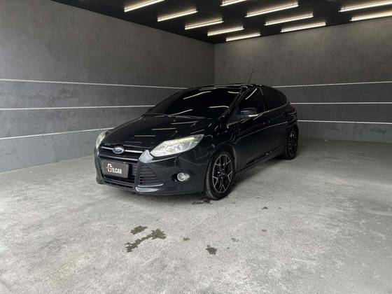 FORD FOCUS 2.0 TITANIUM 16V FLEX 4P POWERSHIFT FORD FOCUS 2.0 TITANIUM 16V FLEX 4P POWERSHIFT